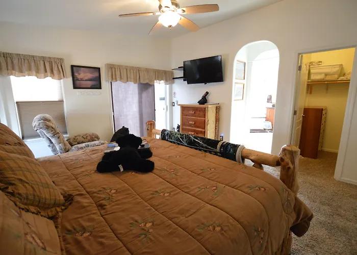 The Bear's Den 4*